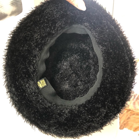Tae Kyung black fuzzy bucket hat Y2K style excellent condition one size - Picture 3 of 5